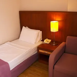 Otel Avisos And